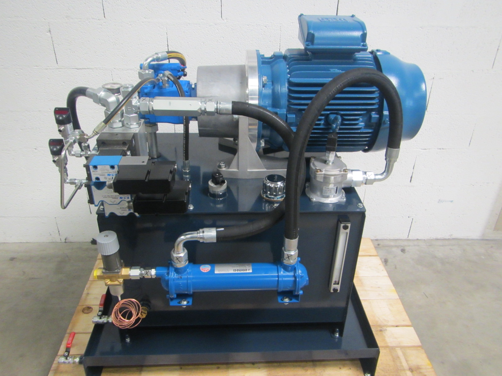 Centrale de commande sur four de trempe